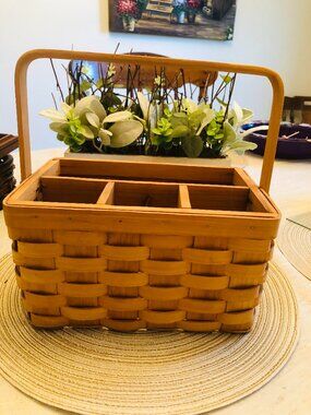 Basket organizer for cutlery and napkins